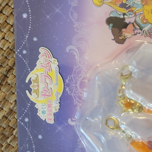 Sailor Moon Pretty Treasures High Heel/Wand Charms - Picture 3 of 6